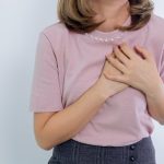 brûlure sous le sein : que faire ?