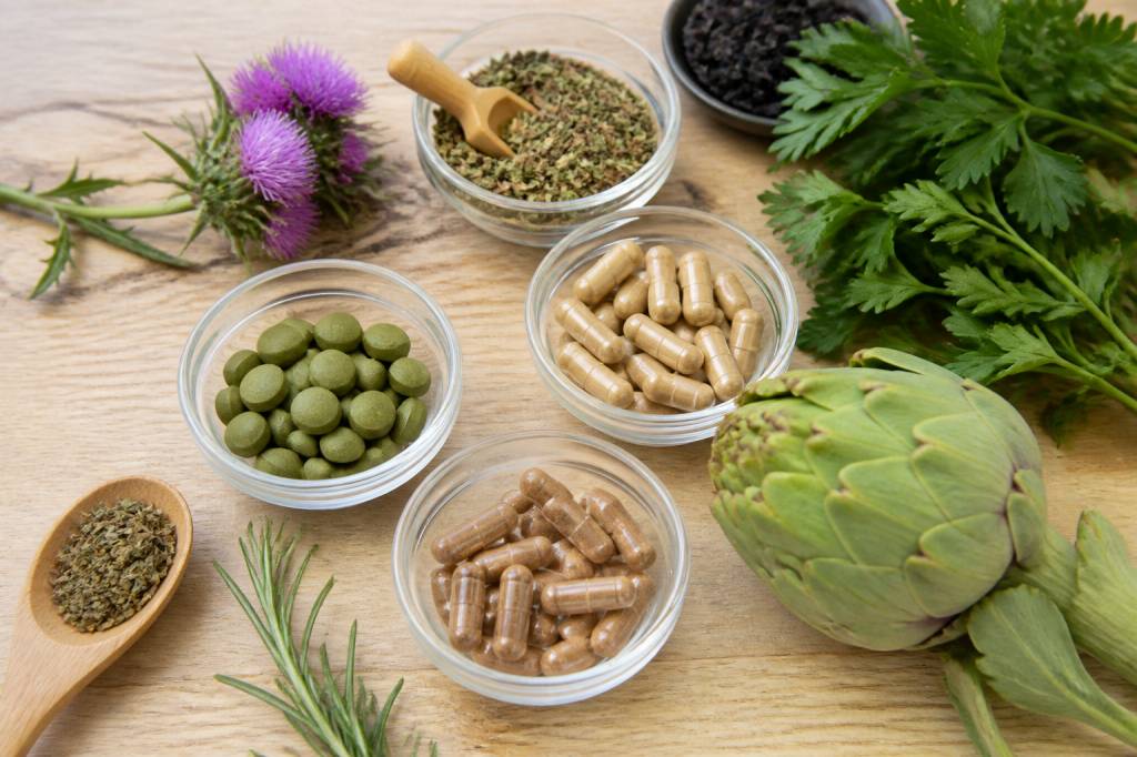 Complément alimentaire detox : bien choisir les plantes et actifs naturels