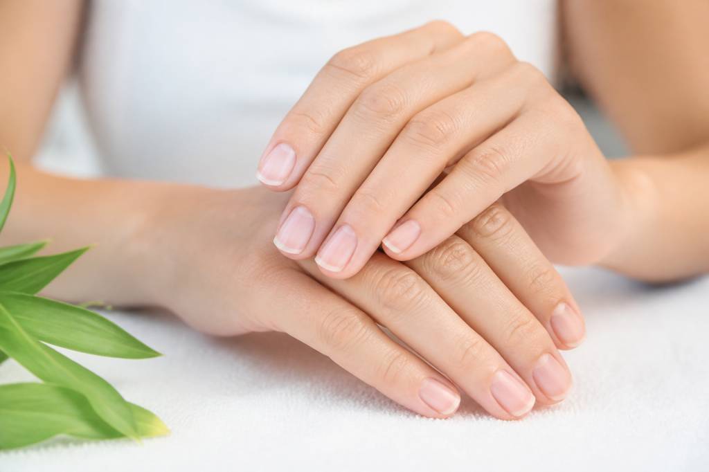 Vitamins for nails : quelles vitamines pour renforcer les ongles ?